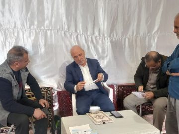 ملاقات مردمی آقای حاجی در دفاتر شهرستانی امروز شنبه دوم اسفند ۱۴۰۴