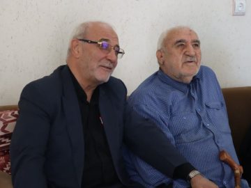 حضور در منزل شهیدان قاسم کرمی،جعفر کریمی،طلبه شهید حسن حیدری،علی ناظم،مرتضی صابری،سرهنگ دکتر محمود قاسمی
