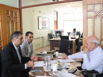 دیدار مدیر درمان سازمان تامین اجتماعی،رئیس بیمارستان گلدیس و شهردار شهر گرگاب با آقای حاجی